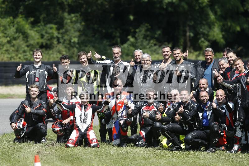 Archiv-2025/27 12.06.2025 Ducati Schweiz Trackday Warmup  ADR/Impressionen